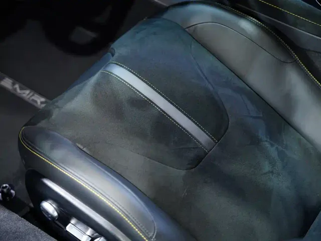 Lotus Emira — Фото автомобиля 19