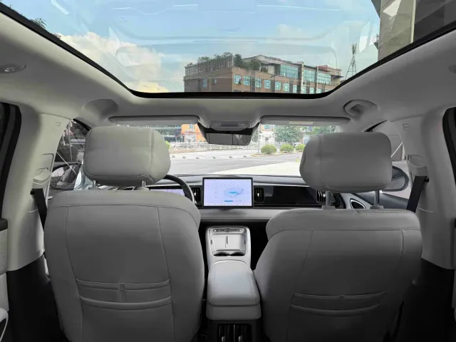 BYD Sealion 05 EV — Фото автомобиля 9