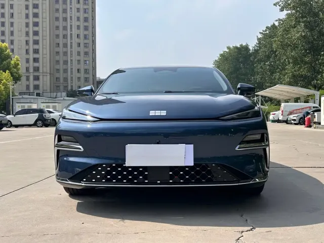 Geely Galaxy Galaxy Xingyao 8 2025 Model 130km EM-i Flagship Edition — Фото автомобиля 2