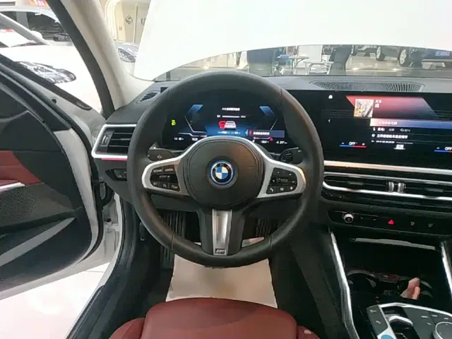 BMW i3 — Фото автомобиля 10