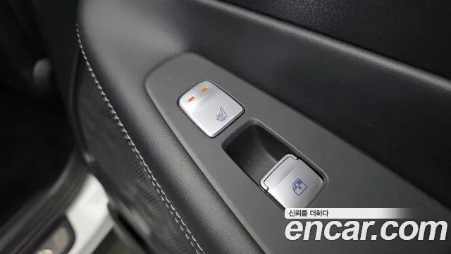 Hyundai Santafe Бензин 2.5T 2WD — Фото автомобиля 18