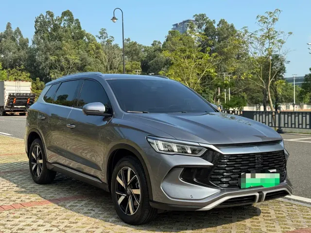 BYD Song Pro — Фото автомобиля 3