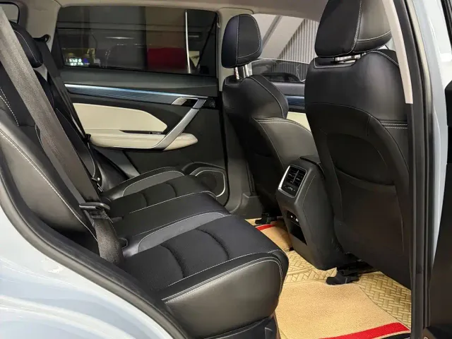 Geely Boyue — Фото автомобиля 18