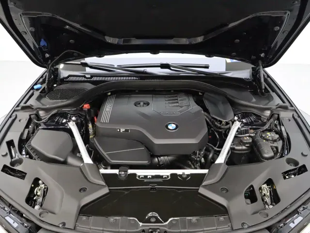 BMW 5 Series — Фото автомобиля 11