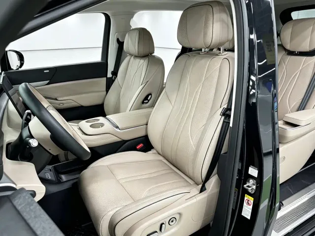 Xpeng X9 — Фото автомобиля 15