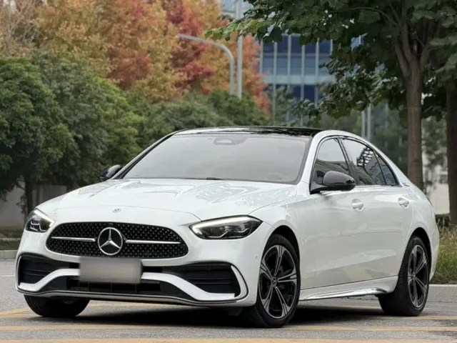 Фотография автомобиля — Mercedes-Benz C-Class