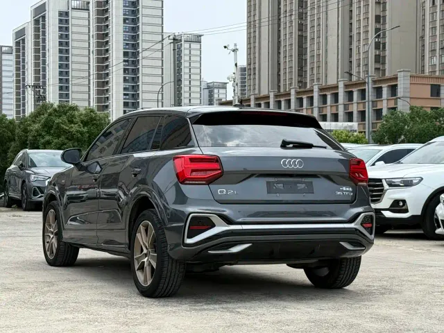 Audi Q2L — Фото автомобиля 7