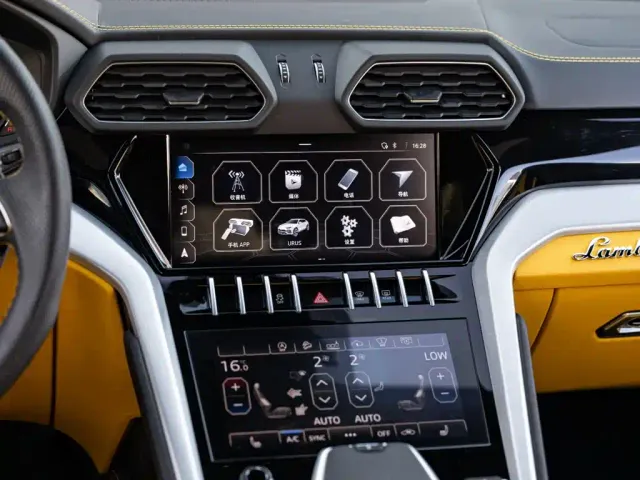 Lamborghini Urus — Фото автомобиля 14