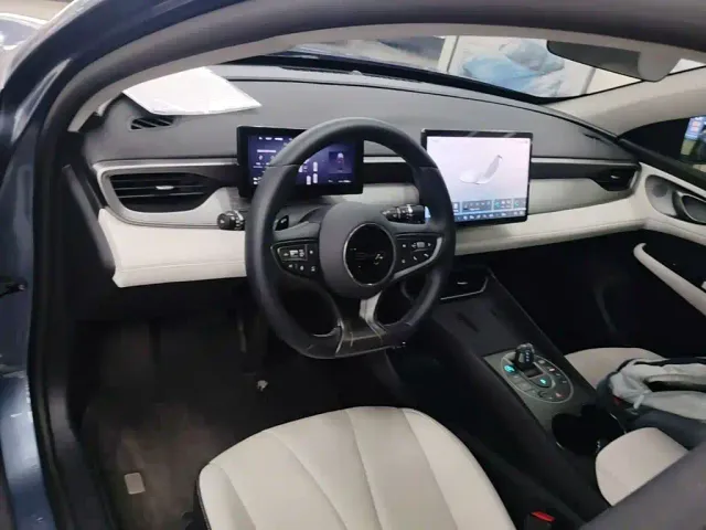 BYD Seal 05 DM-i — Фото автомобиля 9