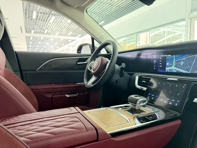 Hongqi E-HS9 — Фото автомобиля 5