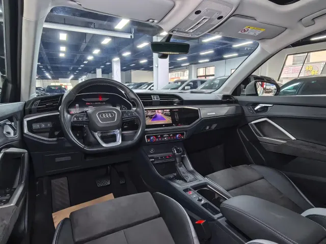 Audi Q3 — Фото автомобиля 14