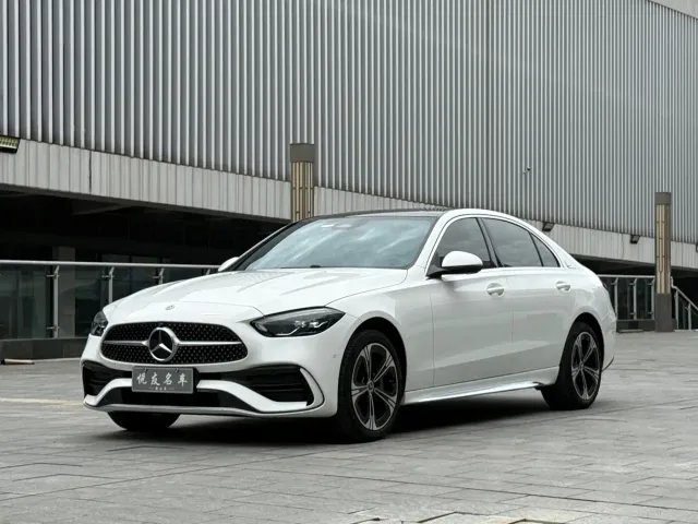 Фотография автомобиля — Mercedes-Benz C-Class