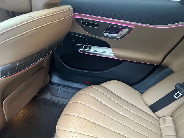 Mercedes-Benz E-Class — Фото автомобиля 12