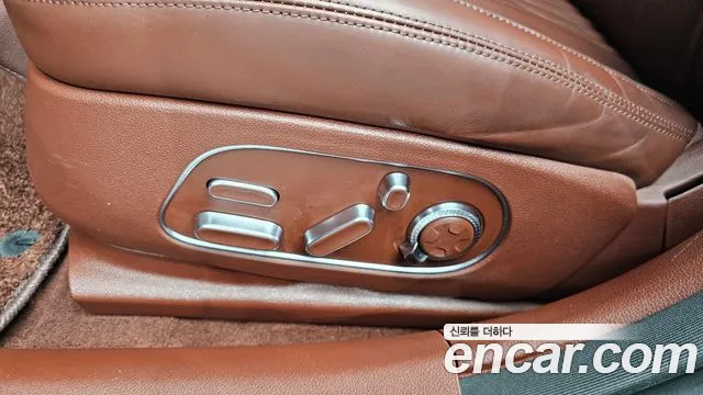 Genesis G90 Бензин 3.5 турбо AWD — Фото автомобиля 24