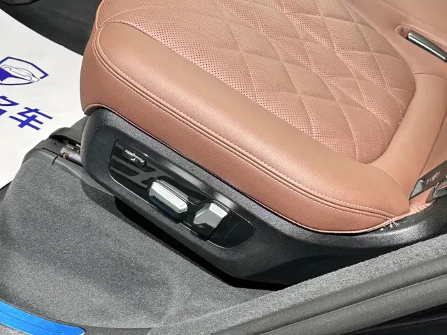 BMW X7 — Фото автомобиля 22