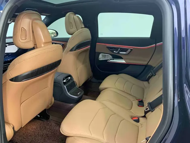 Mercedes-Benz E-Class — Фото автомобиля 10