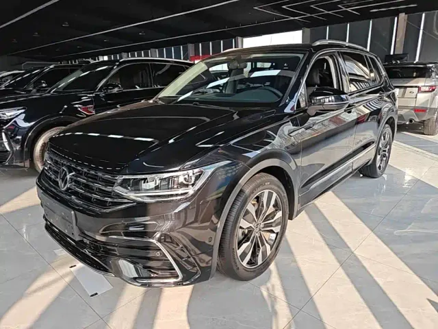 Фотография автомобиля — Volkswagen Tiguan L