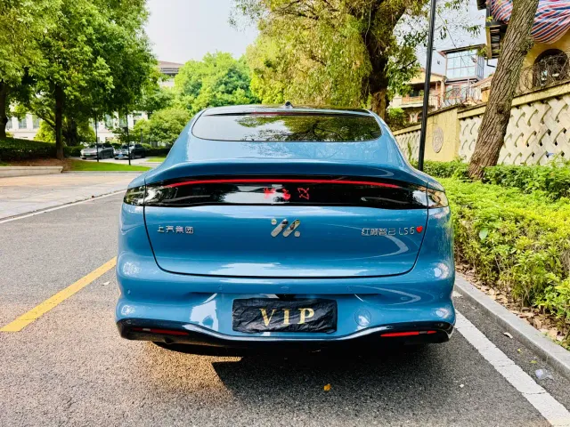 IM Motors LS6 — Фото автомобиля 6