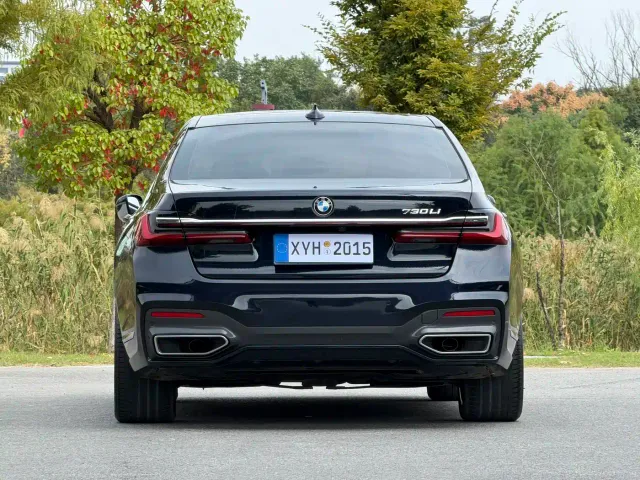 BMW 7 Series — Фото автомобиля 18