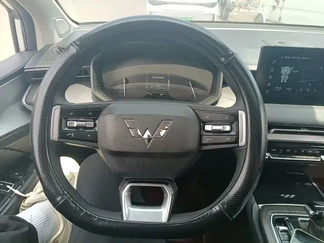 Wuling Jiachen — Фото автомобиля 6