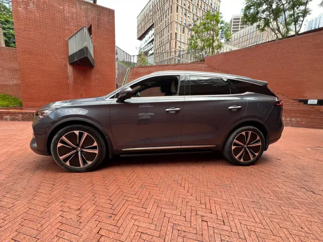 BYD Tang — Фото автомобиля 4