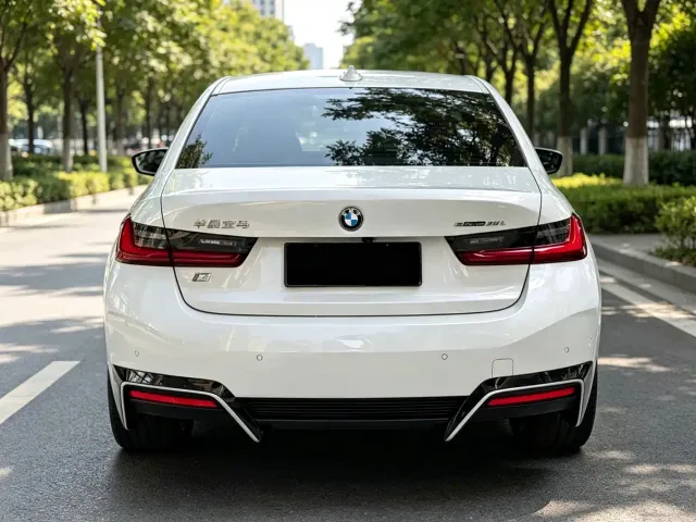 BMW i3 — Фото автомобиля 13
