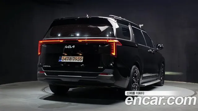 Kia Carnival — Фото автомобиля 2
