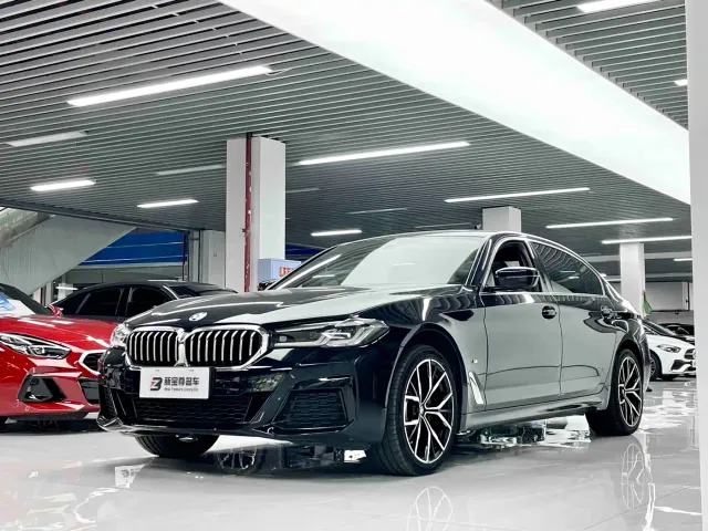 Фотография автомобиля — BMW 5 Series