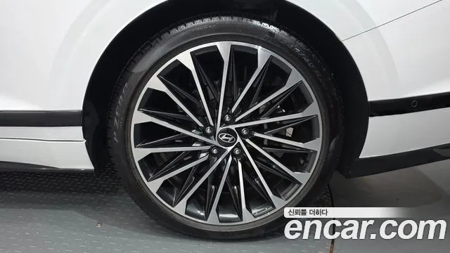 Hyundai Grandeur Grandeur (GN7) 3.5 Бензин 4WD — Фото автомобиля 17