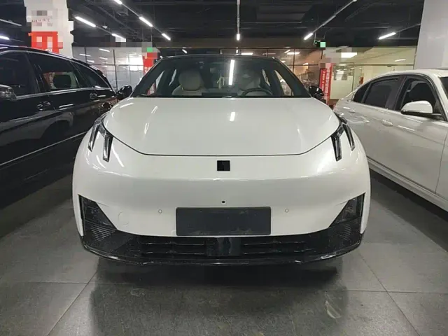Lynk & Co Z20 — Фото автомобиля 2