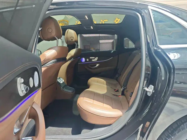 Mercedes-Benz E-Class — Фото автомобиля 15