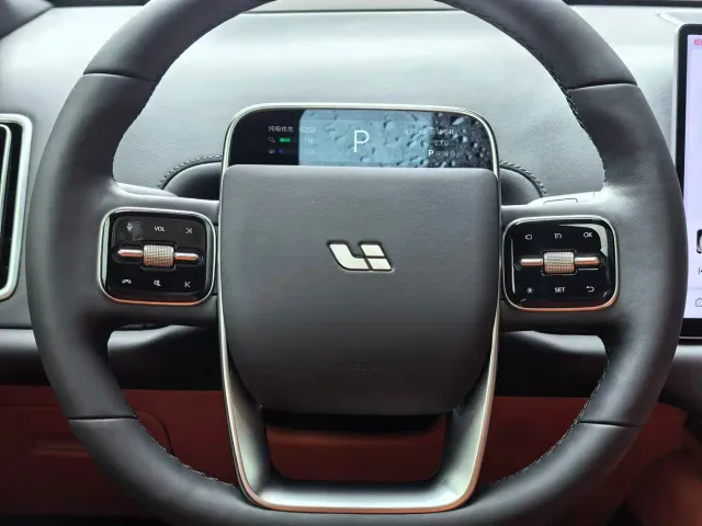 Li Auto L7 — Фото автомобиля 13