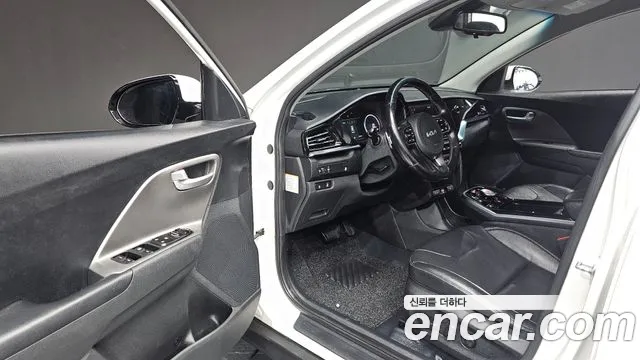 Kia Niro — Фото автомобиля 10