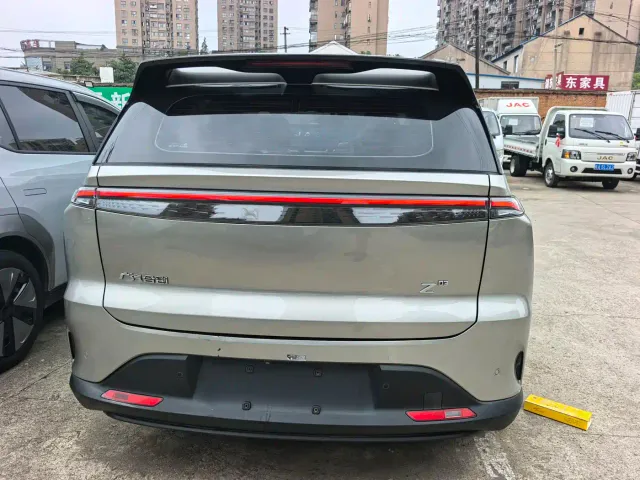 Hycan Z03 — Фото автомобиля 5