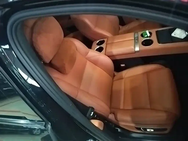 Li Auto L9 — Фото автомобиля 24