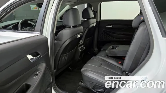 Hyundai Santafe — Фото автомобиля 11