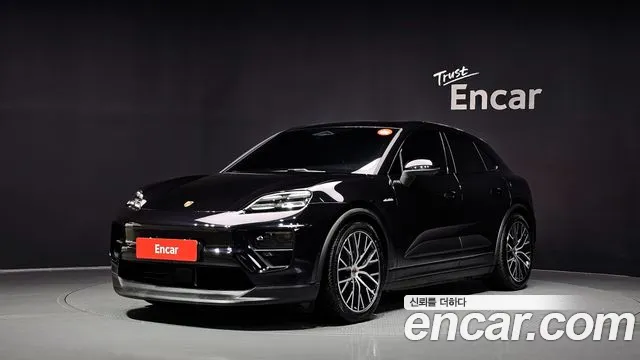 Фотография автомобиля — Porsche Macan Electric