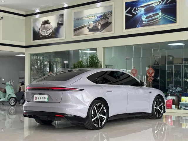 Nio ET5 — Фото автомобиля 16