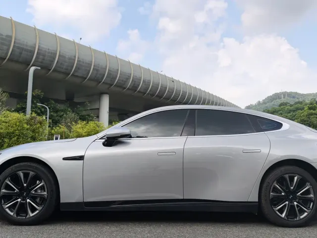 Xpeng P7 — Фото автомобиля 4