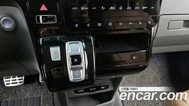 Hyundai Staria Staria 4WD Lounge 9 мест — Фото автомобиля 9