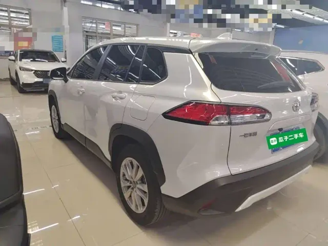 Toyota Corolla Cross — Фото автомобиля 4
