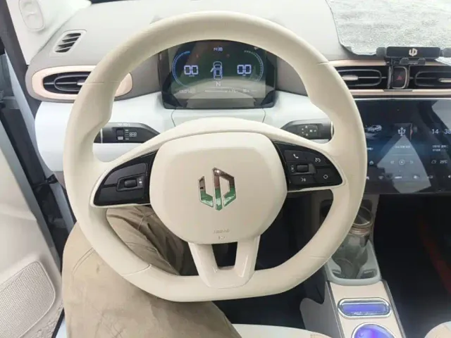Leapmotor T03 — Фото автомобиля 10