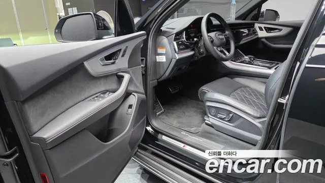 Audi Q7 — Фото автомобиля 10