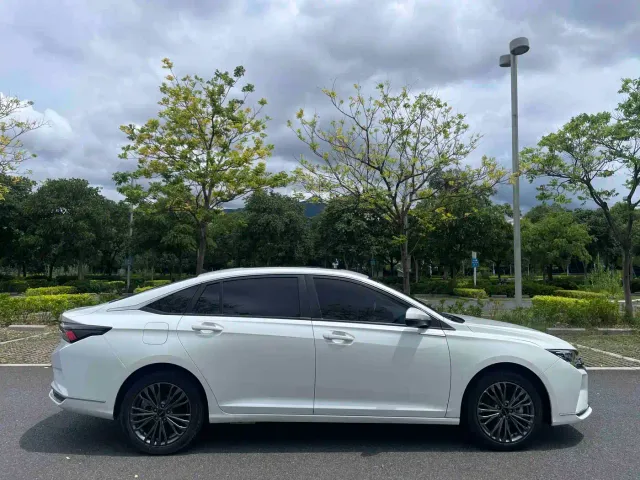 Dongfeng Yixuan MAX — Фото автомобиля 7