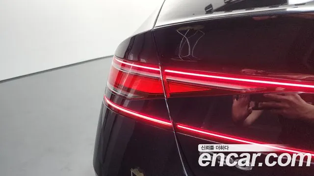 Genesis G90 Бензин 3.5 турбо AWD — Фото автомобиля 18