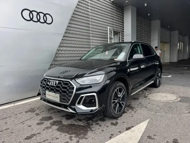 Фотография автомобиля — Audi Q5L