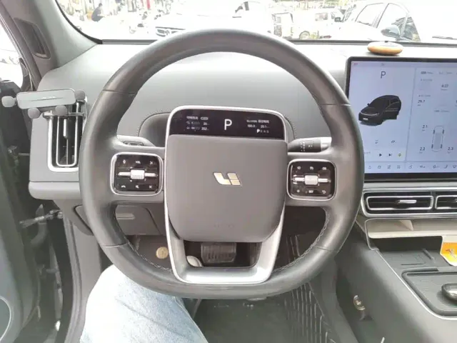Li Auto L7 — Фото автомобиля 10