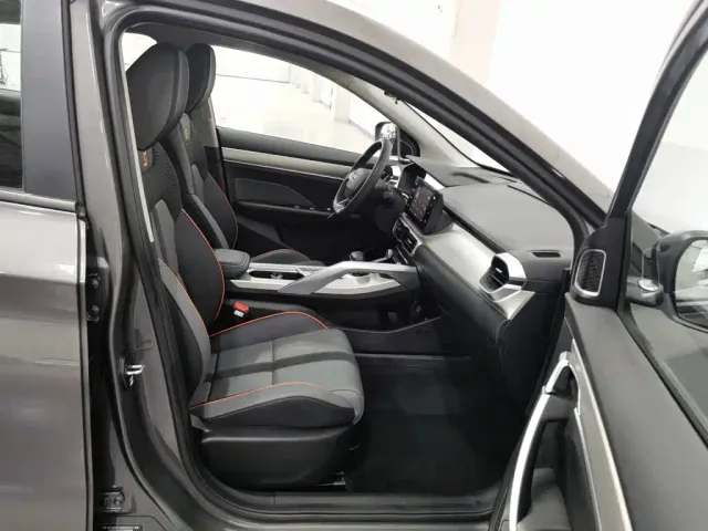 Geely Binyue — Фото автомобиля 23