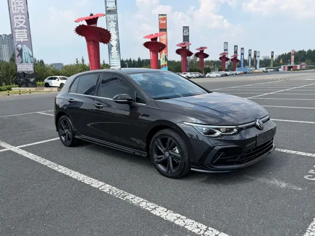Volkswagen Golf — Фото автомобиля 3