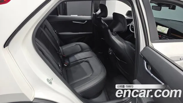 Kia Niro — Фото автомобиля 17